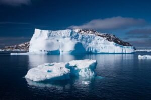 Photos-of-Antarctic-Icebergs-06 Photos-of-Antarctic-Icebergs-06
