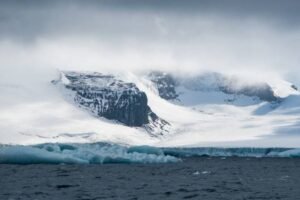 Photos-of-Antarctic-Icebergs-20 Photos-of-Antarctic-Icebergs-20